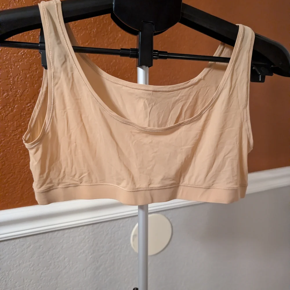 SKIMS Nude Scoop Neck Bralette - Picture 2 of 3